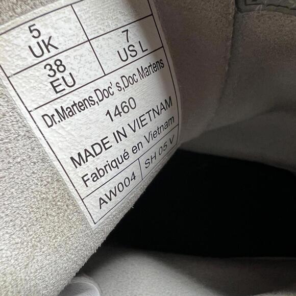 Dr. Martens 1460 White Leather Boots Women’s 38 EU 7 US Lace-Up Classic - Picture 7 of 7